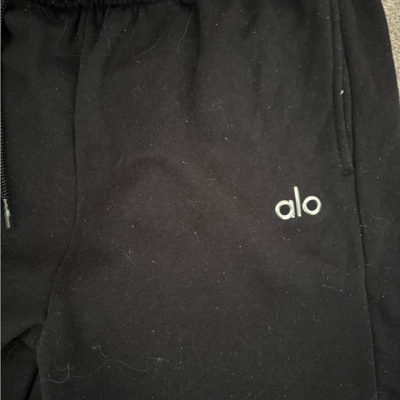 ALO Yoga Black Sweatpants - Picture 3 of 3